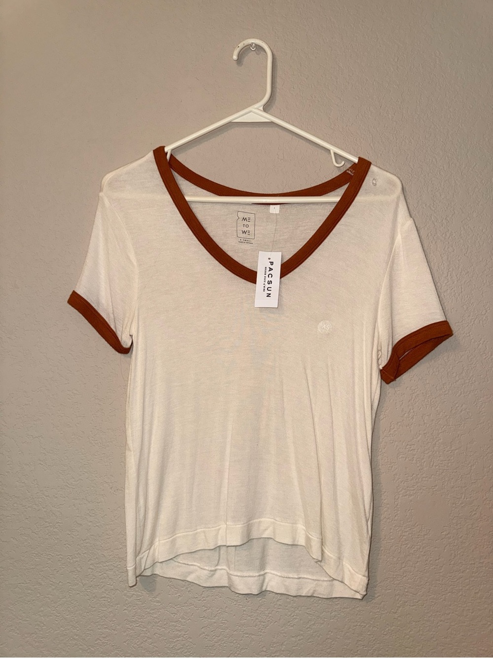 PacSun Cream Short-Sleeve V-Neck Tee with Rust Trim *NOTING OF SMALL HOLE